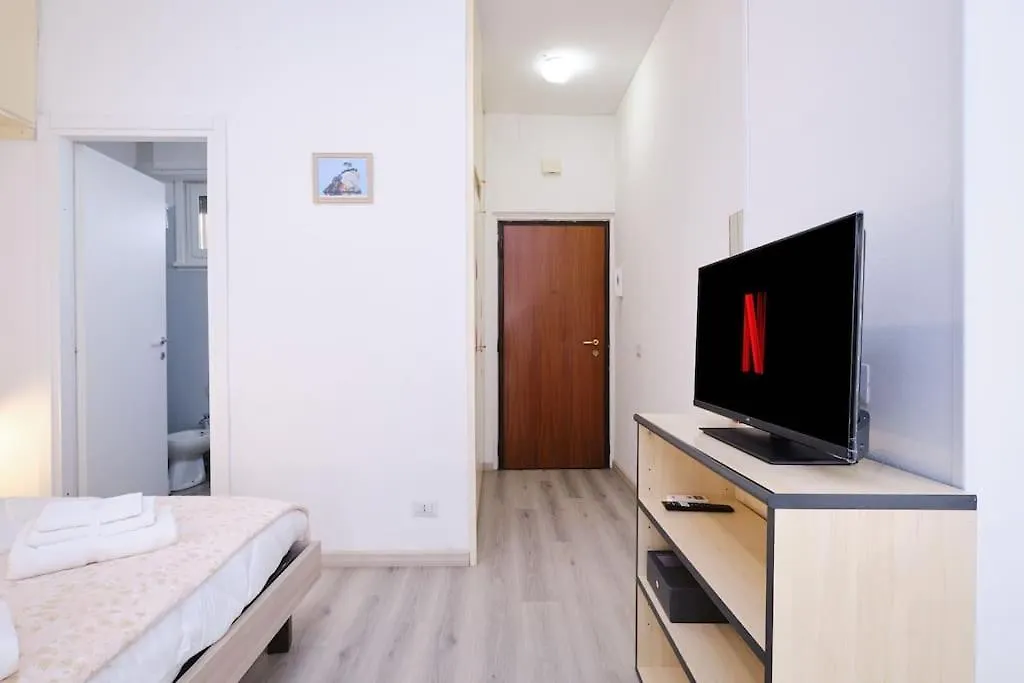 Tuscolana Blu Apartment - Grazioso Monolocale Rome