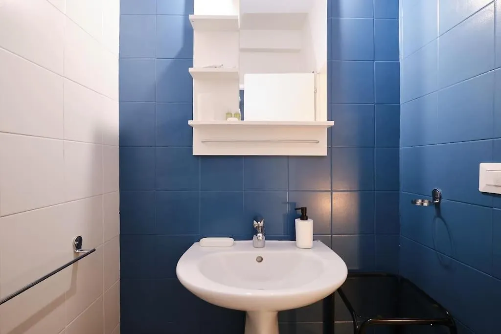 Tuscolana Blu Apartment - Grazioso Monolocale Rome 0*,  Italië