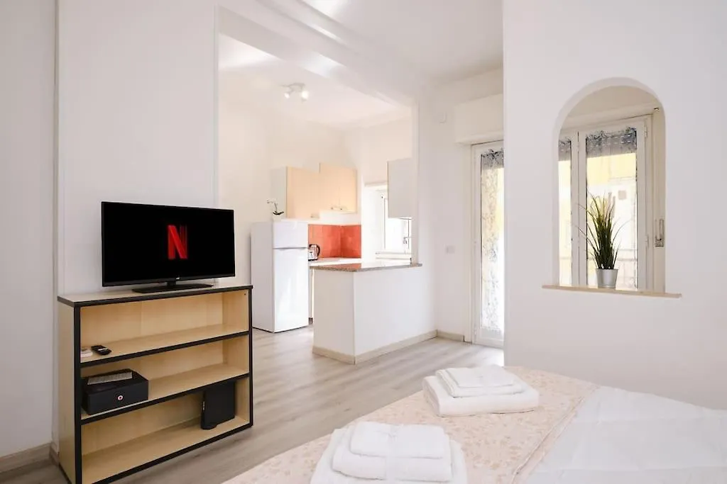 Tuscolana Blu Apartment - Grazioso Monolocale Rome Italië