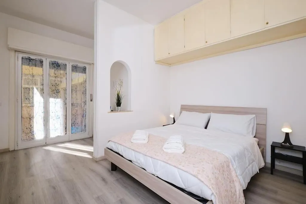 Tuscolana Blu Apartment - Grazioso Monolocale Rome