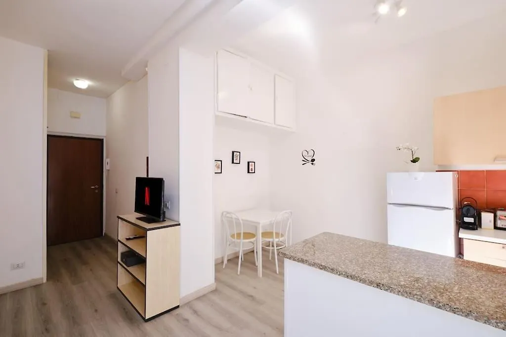 Tuscolana Blu Apartment - Grazioso Monolocale Rome