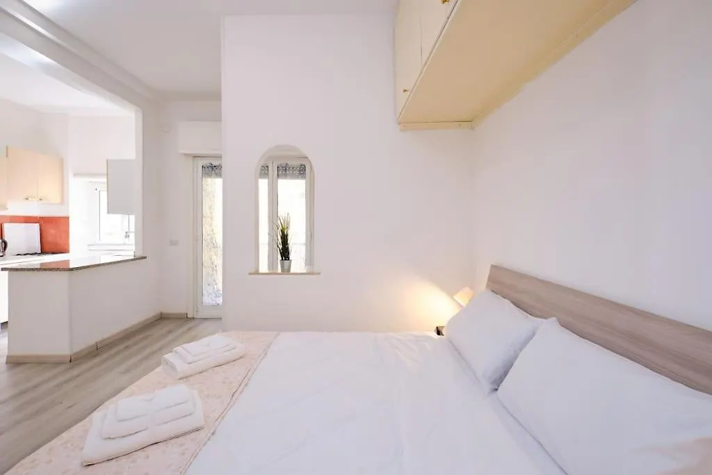 Tuscolana Blu Apartment - Grazioso Monolocale Rome