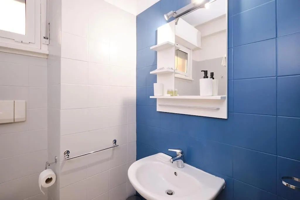 Tuscolana Blu Apartment - Grazioso Monolocale Rome Italy