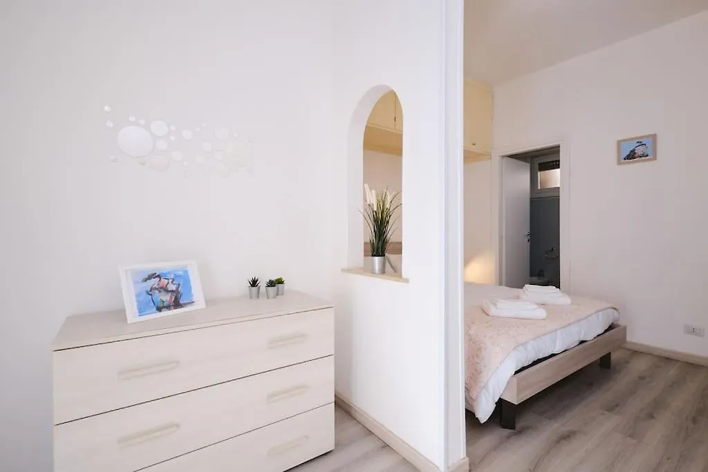 Tuscolana Blu Apartment - Grazioso Monolocale Rome 0*,  Italy